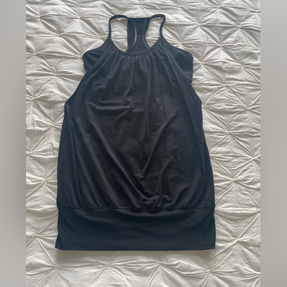 Lululemon Workout Tank built in Bra strappy loose fitting flowy soft